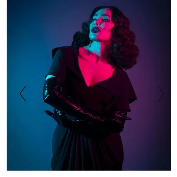 Micheline Pitt x Unique Vintage Zhora Hooded Gown - Picture 2 of 4